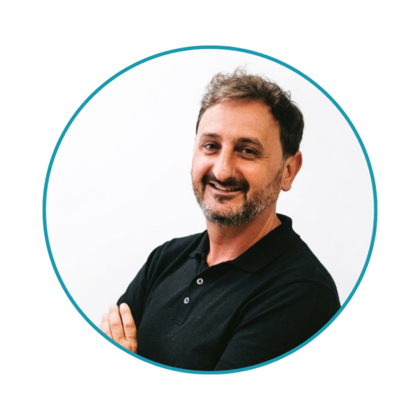 Óscar Álvarez, preparador experto de oposiciones de Educación Primaria en Andalucía para doZenty